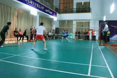 不仅强调个 不仅强调个