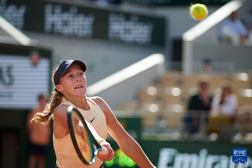 步的年轻球 步的年轻球