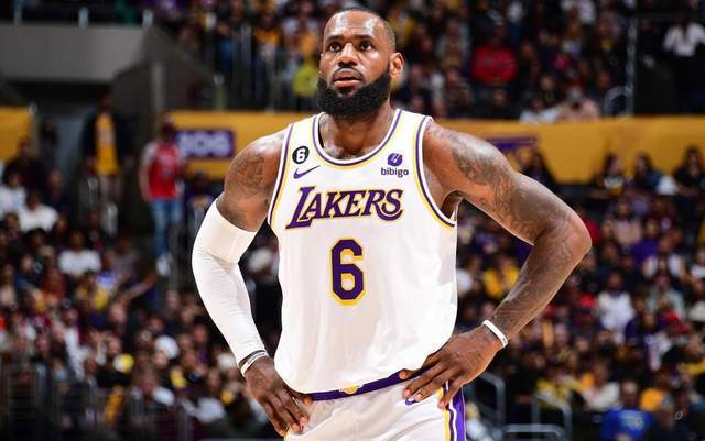 韩职强打朴 韩职强打朴